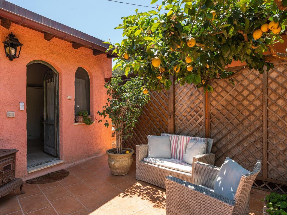 - Short Term Maison d'hôtes 2*